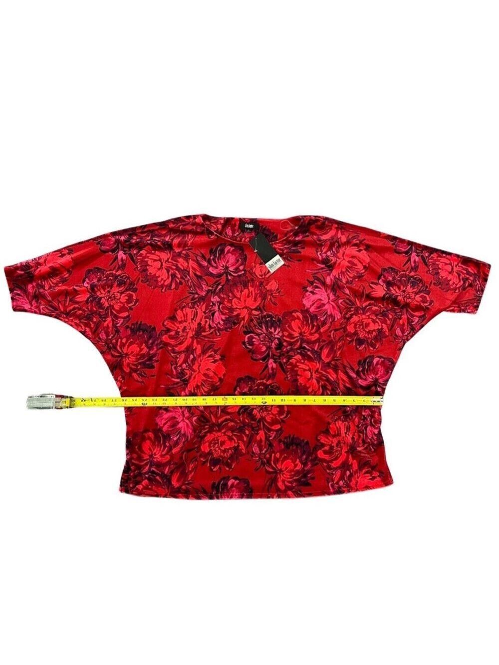 NWT $69 Slim Factor Red Floral Top - Runs Large - Picture 5 of 8